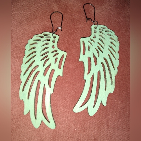 4" Hand Painted Slate Gray Wood Wing Earrings Grey Angel Big Bird Wings New - Picture 7 of 9